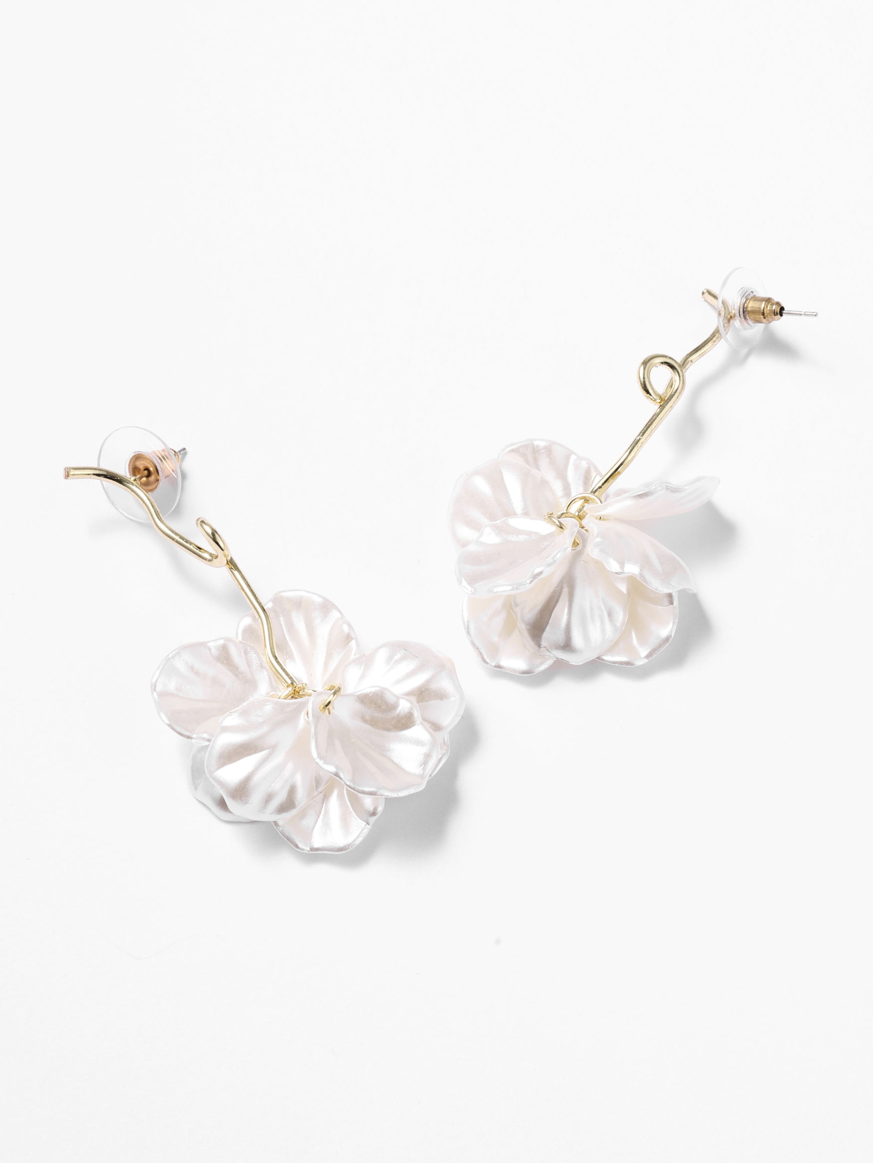 Corrine --Boucles d'oreilles blanc